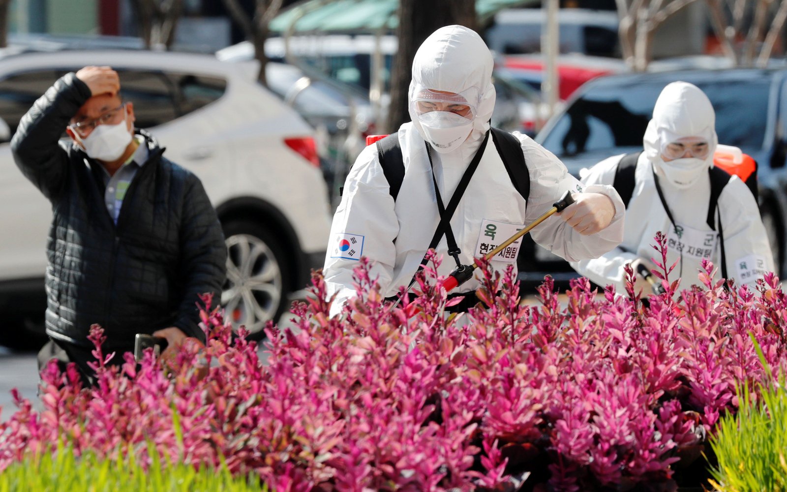 Trabajos de limpieza en Daegu, en Corea del Sur (Reuters)