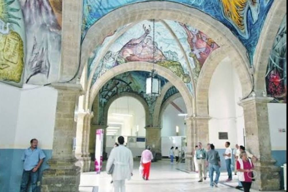 Médicos de todo el mundo hacen su mayor esfuerzo para combatir la pandemia del COVID-19 (Foto: Twitter@arte_medicina)