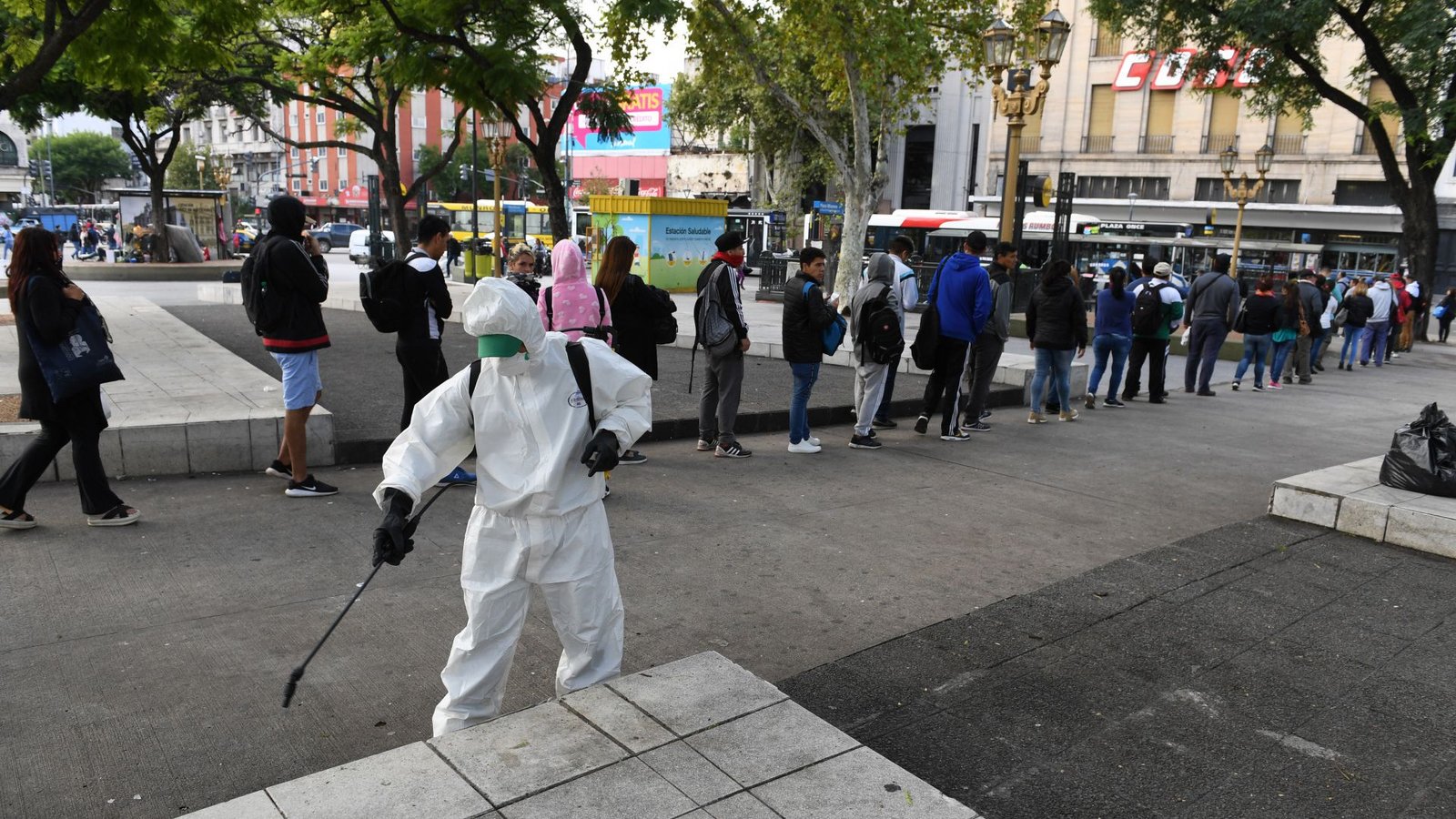 Durante la tarde, a la hora del regreso, hubo compilaciones por el cupo limitado (Maximiliano Luna)