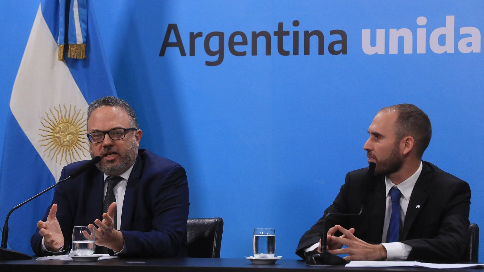 Matías Kulfas y Martín Guzmán, en los anuncios de ayer