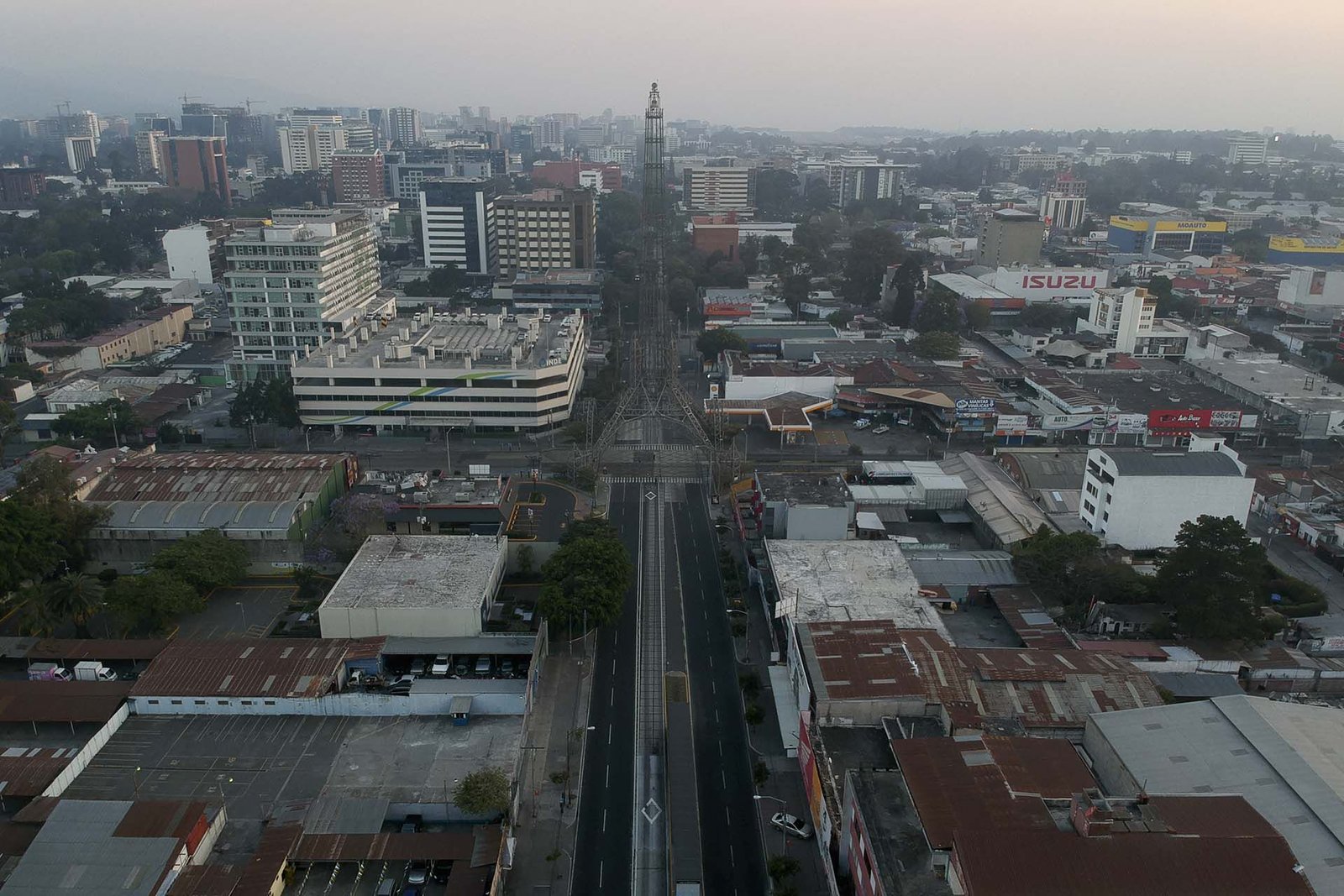 Vista de la Torre del Reformador el ciudad de Guatemala.