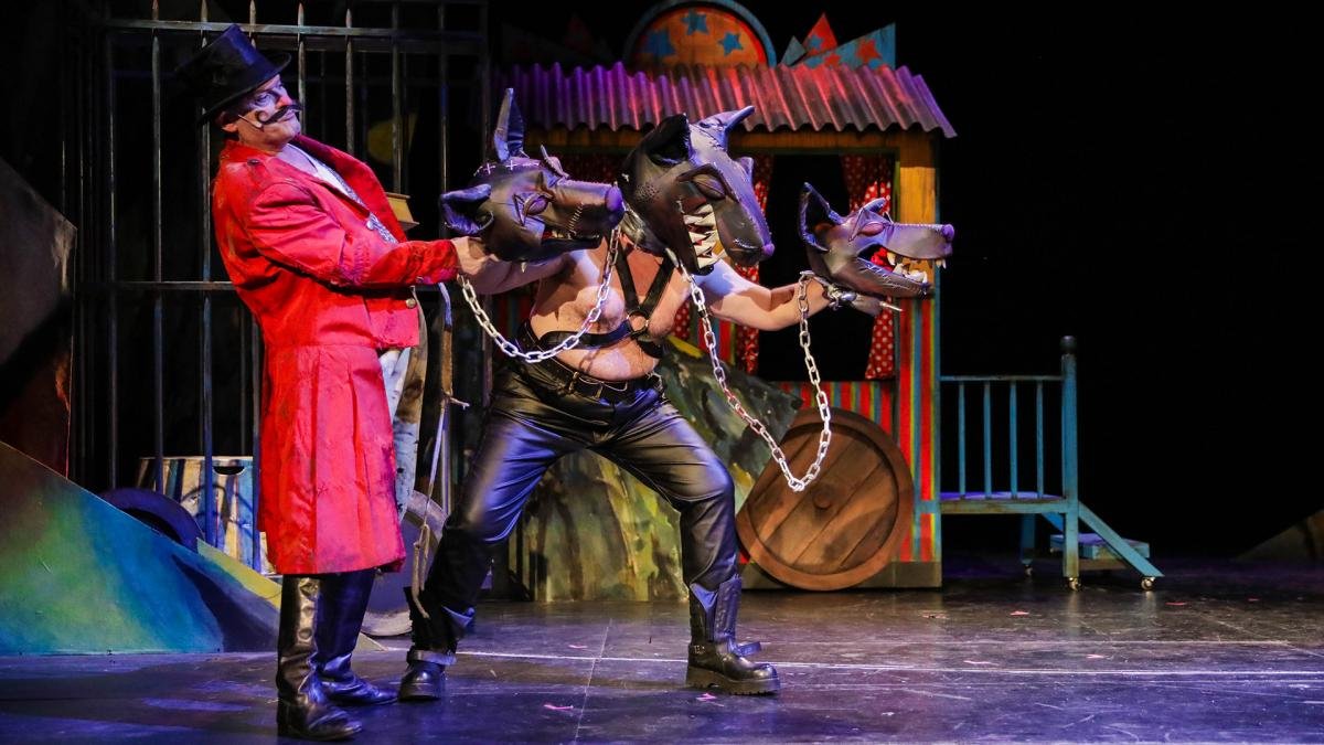Rivera Lpez segn Kartn recupera artes artesanas oficios decires y saberes muy identitarios del teatro criollo