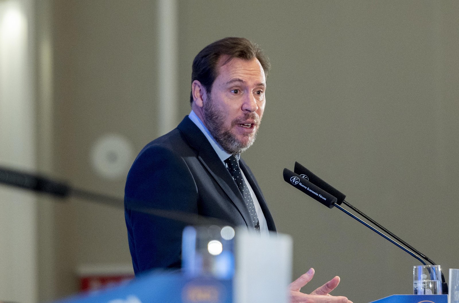 18/01/2024 El ministro de Transportes y Movilidad Sostenible, Óscar Puente, interviene durante un desayuno informativo de Fórum Europa, en el Hotel Mandarin Oriental Ritz, a 18 de enero de 2024, en Madrid (España). ECONOMIA Alberto Ortega - Europa Press