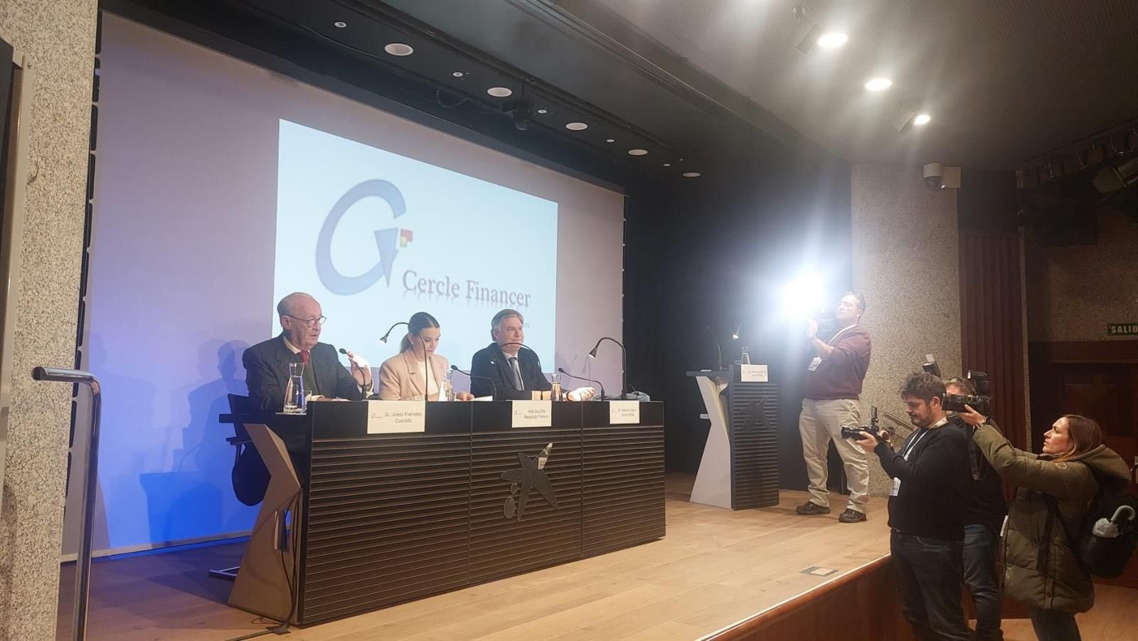 11/01/2024 La presidenta del Govern, Marga Prohens, y el eurodiputado del PP Antonio López-Istúriz en la conferencia 'Momento actual de la Unión Europea'. ESPAÑA EUROPA ISLAS BALEARES POLÍTICA