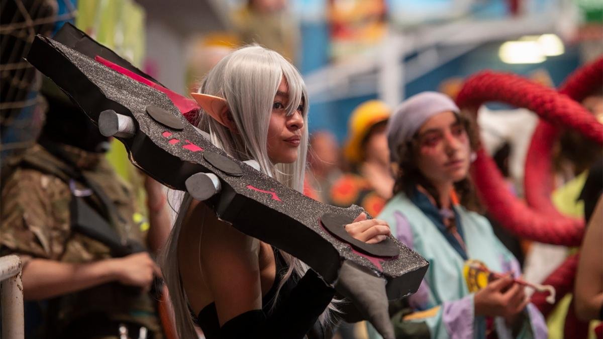 La jornada de este domingo tendr uno de sus momentos ms convocantes a las 19 cuando los cosplayers desfilen desde la convencin hasta el puerto Foto Alejandra Bartoliche