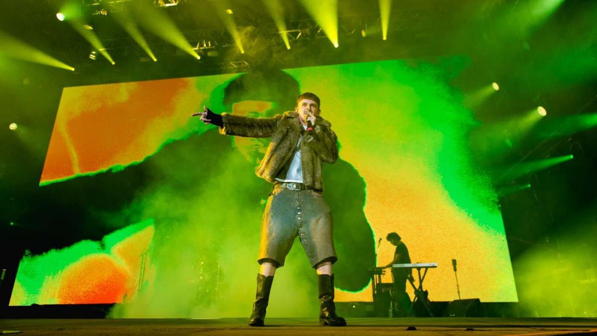 Dillom que naci en 2000 y tiene 23 aos comprendi antes que otros que no es posible asumir la historia de la msica popular argentina sin recuperar el valor de la cancin social Foto Prensa