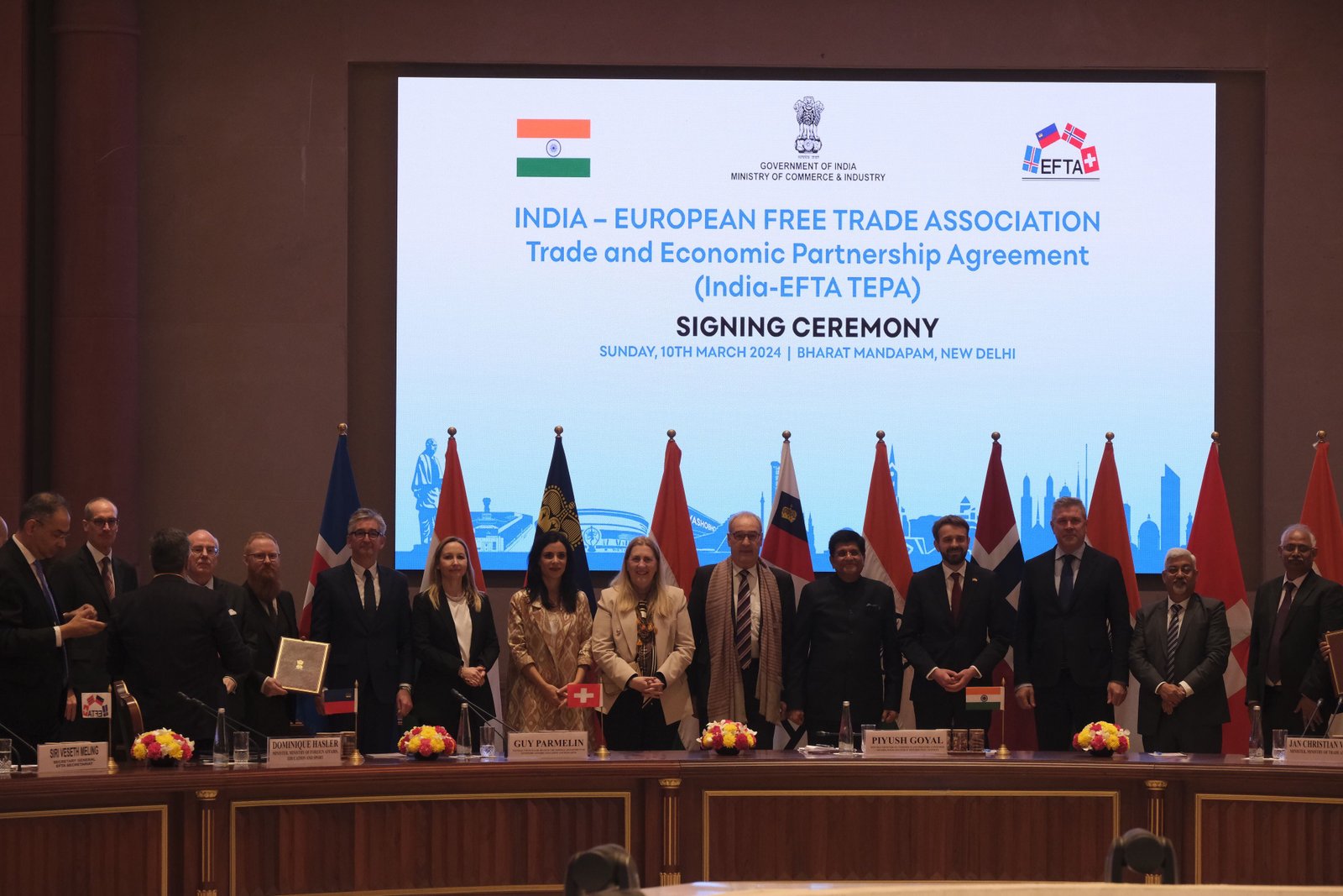 Ceremonia de firma del cuerdo entre la Asociación Europea de Libre Comercio y la India. (EFTA)