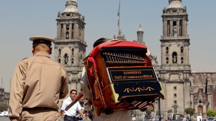 Quién es el dueño de todos los organillos que llenan de música las calles de México