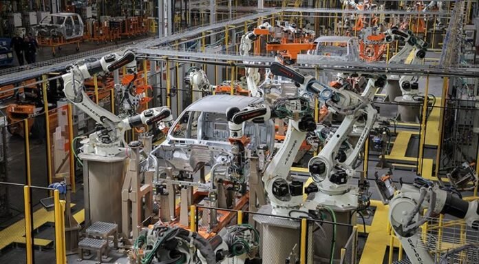 Una fábrica vuelve a parar y la industria automotriz cierra el trimestre con algunas luces amarillas