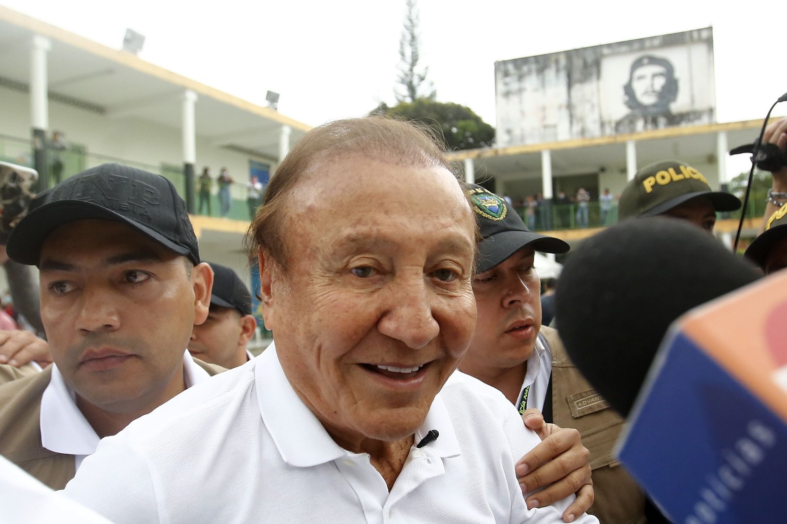 La Procuraduría sancionó a Rodolfo Hernández por proferir expresiones, injuriosas, peyorativas y denigrantes calumniosas contra un servidor público - crédito Luis Eduardo Noriega A./EFE 