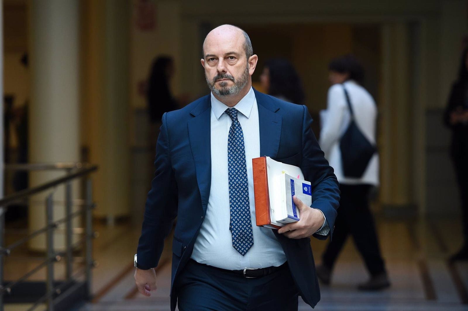 12/03/2024 El presidente del Senado, Pedro Rollán, a su llegada a una sesión de control al Gobierno, en el Senado, a 12 de marzo de 2024, en Madrid (España). El presidente del Gobierno comparece por primera vez esta legislatura en la sesión de control del Senado donde el Ejecutivo se enfrenta a las preguntas de la oposición sobre el 'caso Koldo', objeto de sendas comisiones de investigación que previsiblemente aprueben hoy la Cámara Alta y el Parlament balear. El caso se aborda hoy como protagonista en los plenos del Senado, del Congreso y del Parlament balear a través de la constitución de dos comisiones de investigación, preguntas parlamentarias y una moción. POLITICA Gustavo Valiente - Europa Press