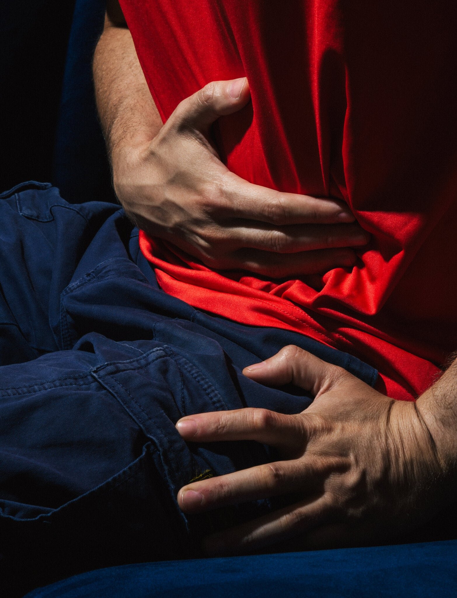 Fumar cigarrillos y consumir alcohol exceso aumenta el riesgo de úlceras (Eric Helgas/The New York Times)