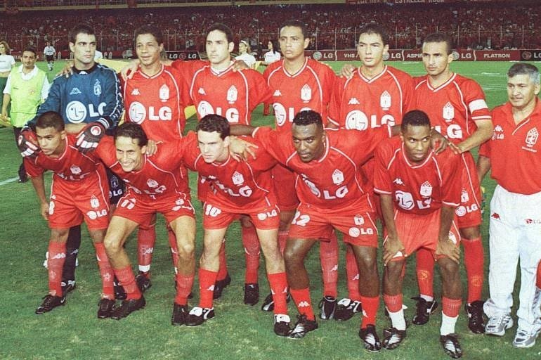 La nómina del América de Cali que quedó campeona en el 2001 crédito - América de Cali / Facebook